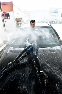 Car wash - enjoy the water without a gasmask!