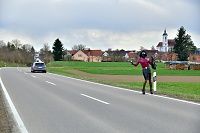 Wanders arround